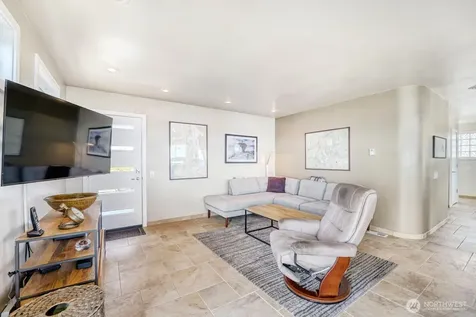 5711 Upland Terrace NE Tacoma WA 98422