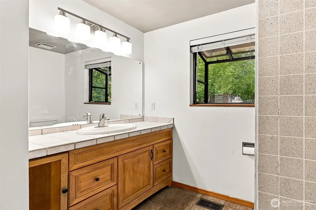 21204 SE 265th Street Maple Valley WA 98038