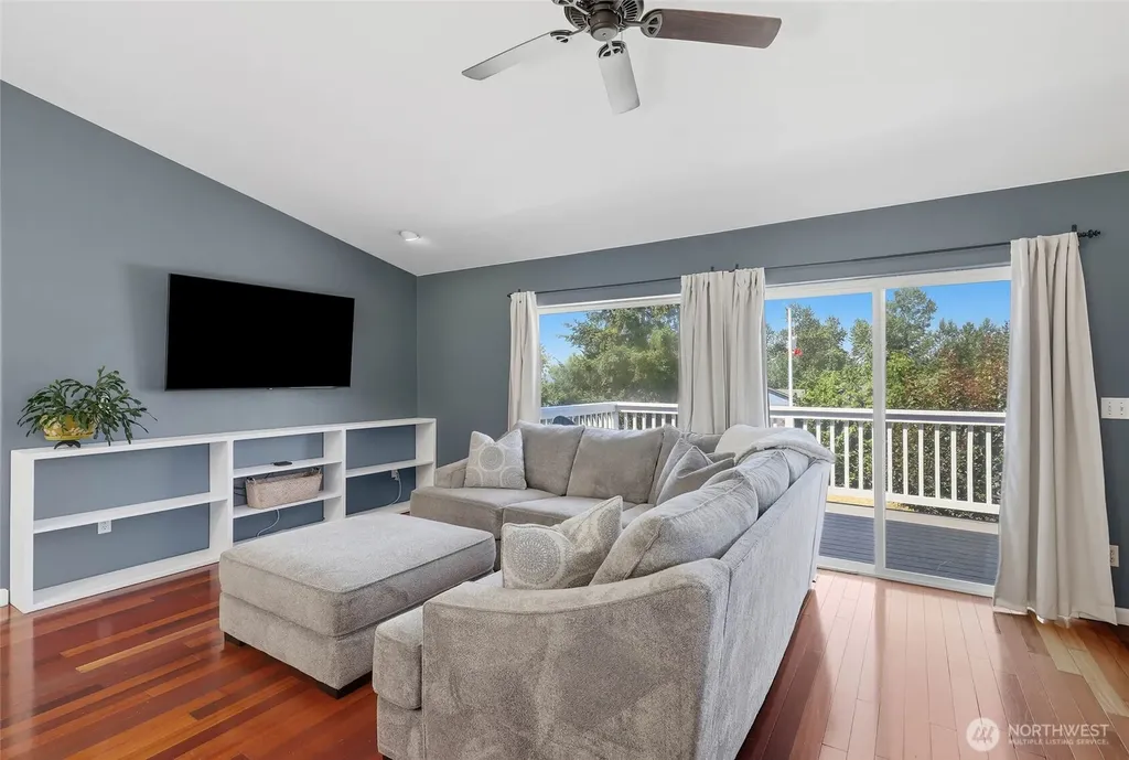 511 13th Avenue Milton WA 98354