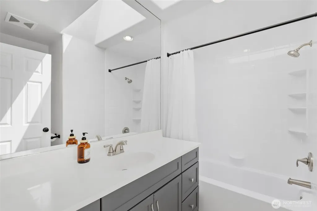 511 13th Avenue Milton WA 98354