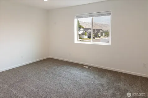 1344 Theo Way Rock Island WA 98850