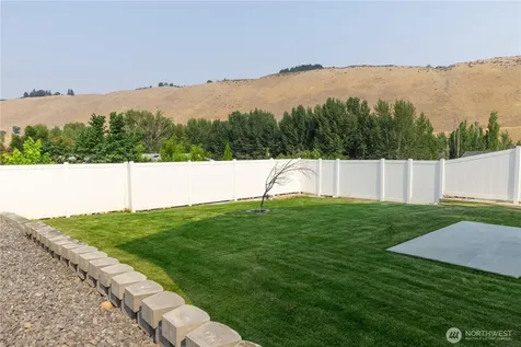 1344 Theo Way Rock Island WA 98850