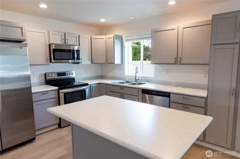 1344 Theo Way Rock Island WA 98850