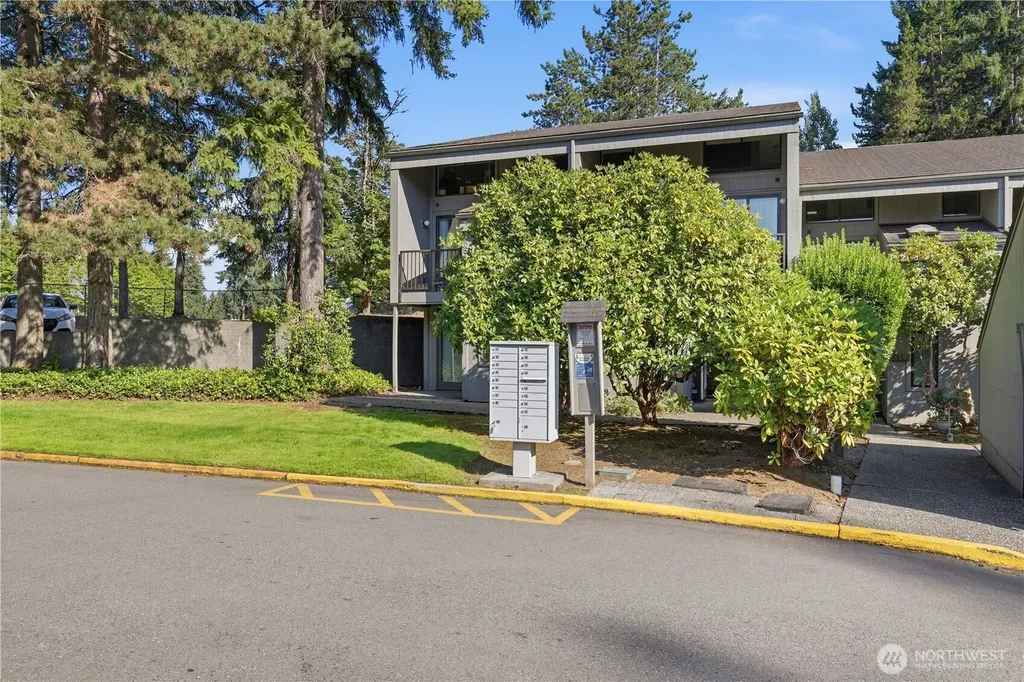 13957 NE 60th Way Redmond WA 98052