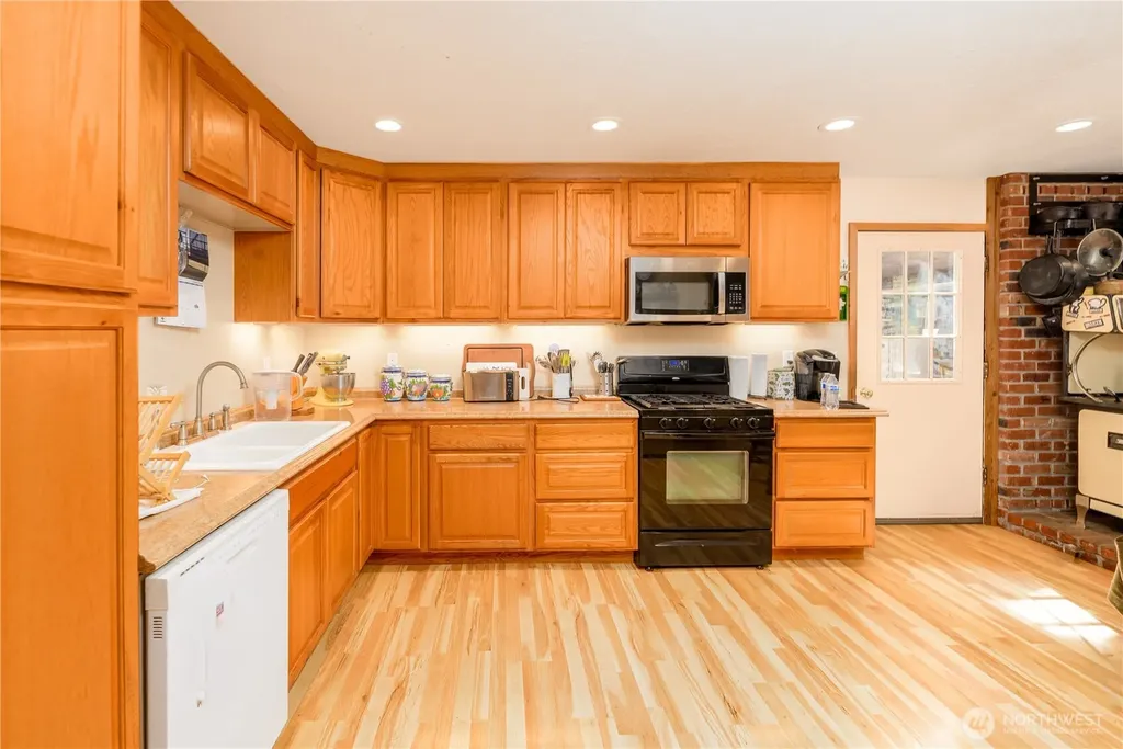 332 Whiskey Creek Beach Road Port Angeles WA 98363