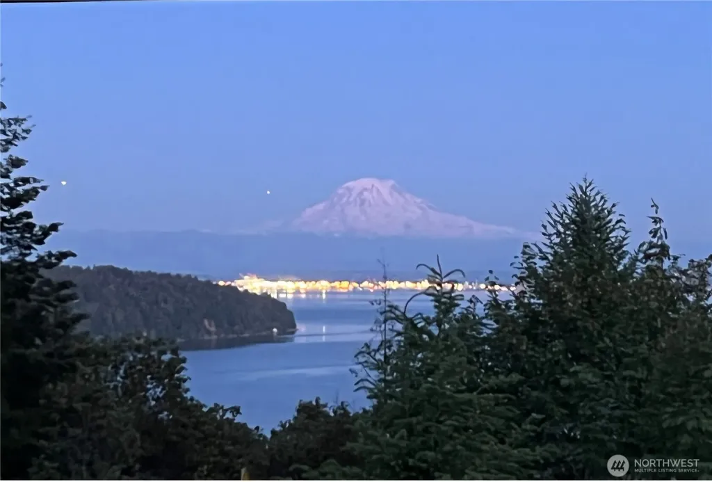 11002 Moller Drive NW Gig Harbor WA 98332