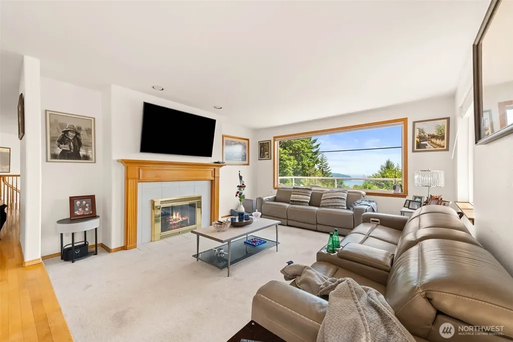 11002 Moller Drive NW Gig Harbor WA 98332