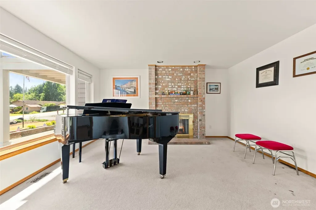 11002 Moller Drive NW Gig Harbor WA 98332