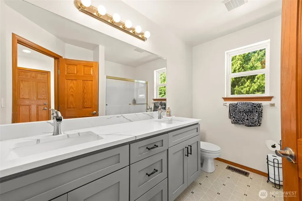 11002 Moller Drive NW Gig Harbor WA 98332