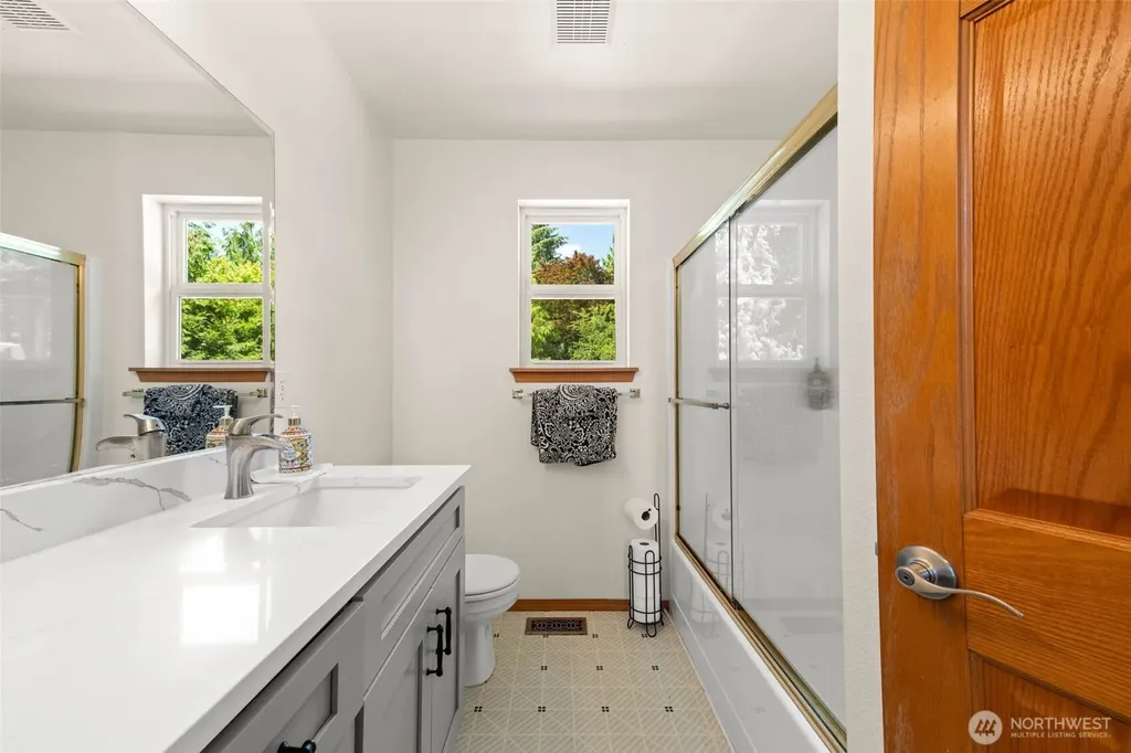 11002 Moller Drive NW Gig Harbor WA 98332