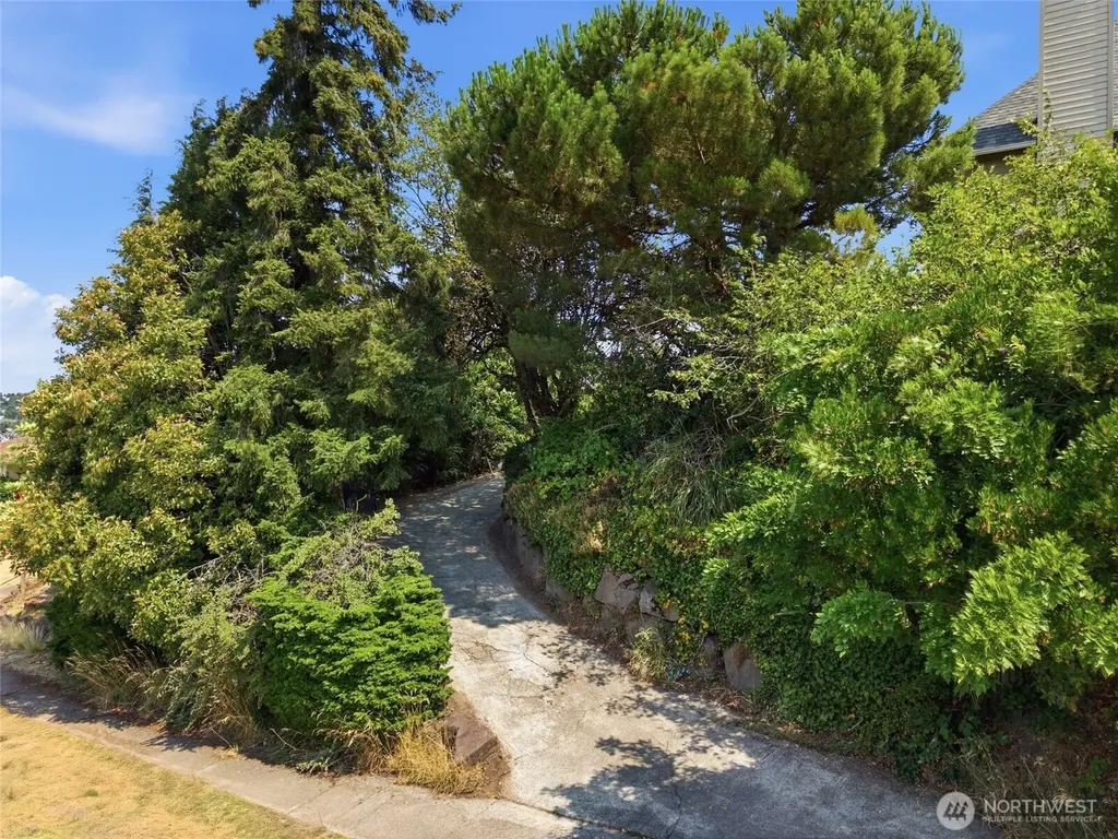 2517 23rd Avenue Seattle WA 98144