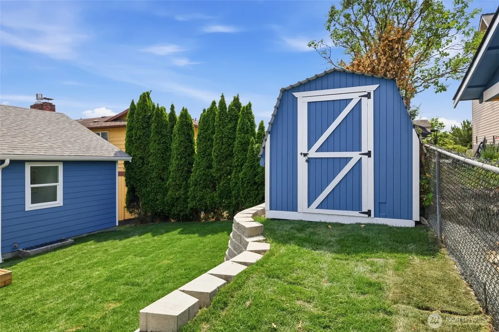 2517 23rd Avenue Seattle WA 98144