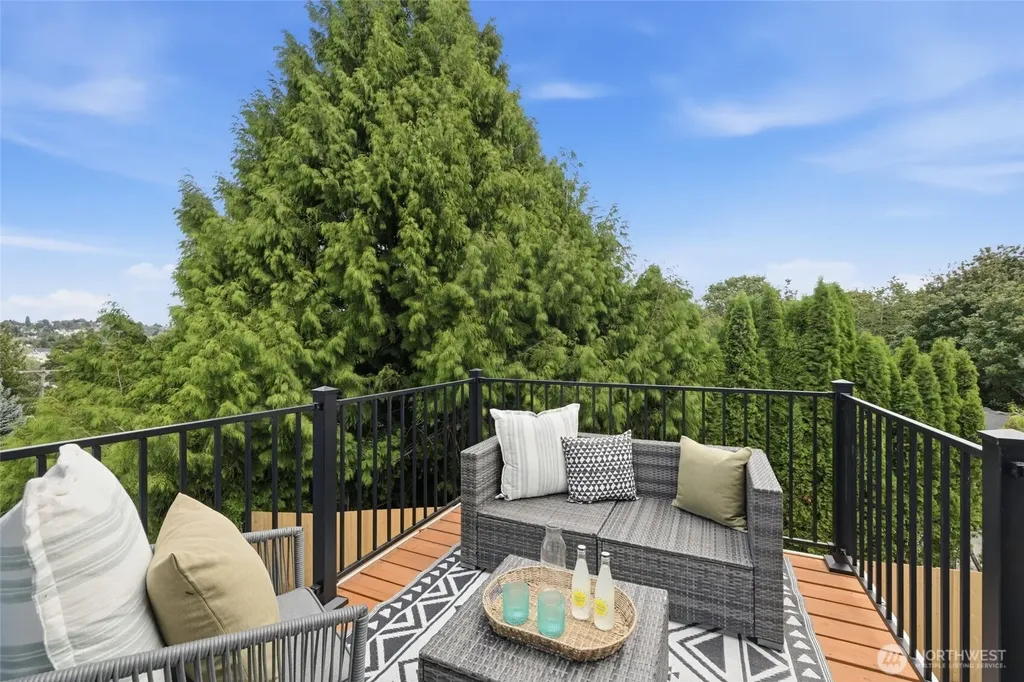 2517 23rd Avenue Seattle WA 98144