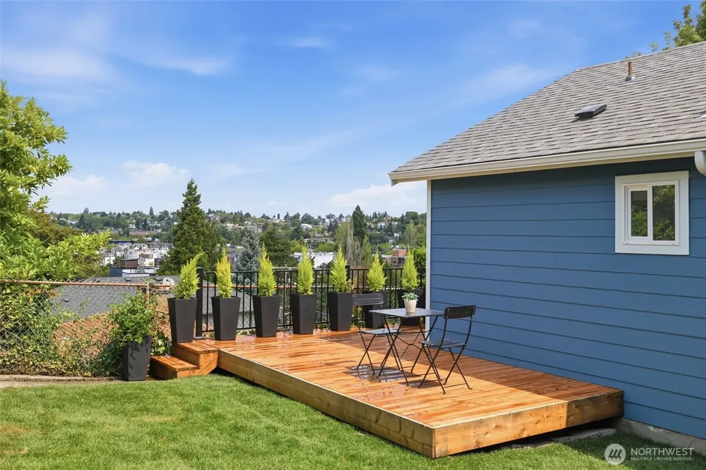 2517 23rd Avenue Seattle WA 98144