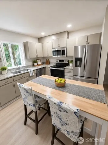 4016 7th Street SW Puyallup WA 98373