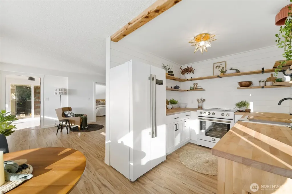 2553 Mackenzie Road Bellingham WA 98226