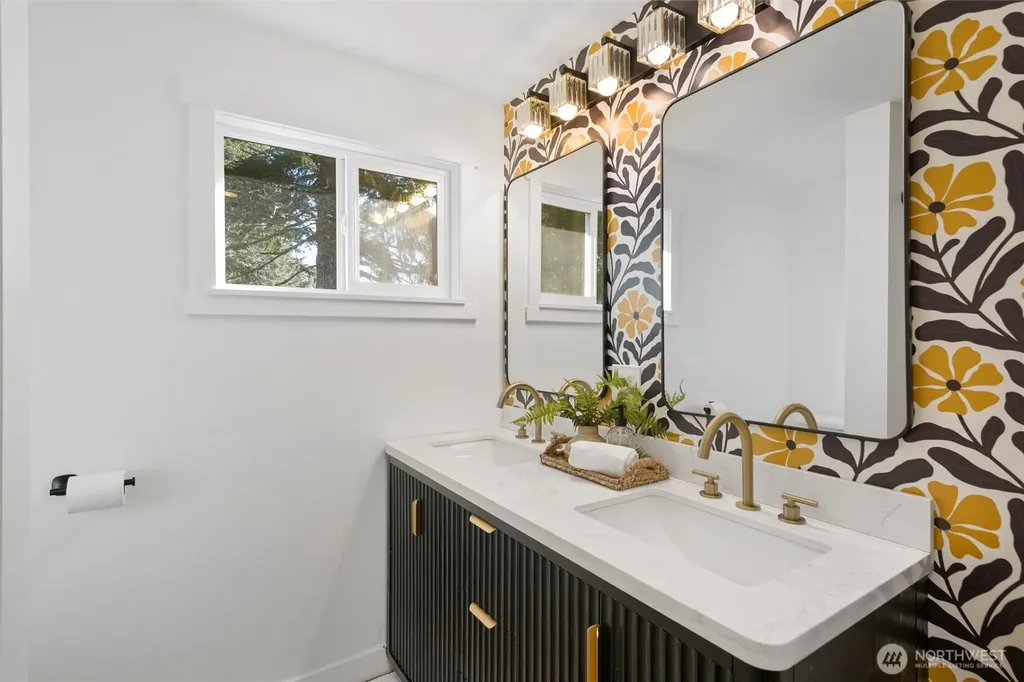 2553 Mackenzie Road Bellingham WA 98226
