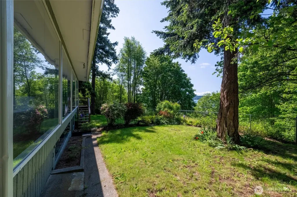 2553 Mackenzie Road Bellingham WA 98226