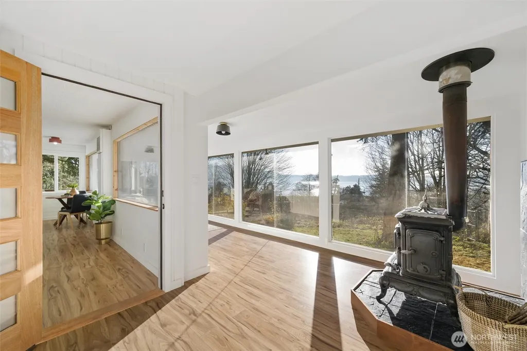2553 Mackenzie Road Bellingham WA 98226