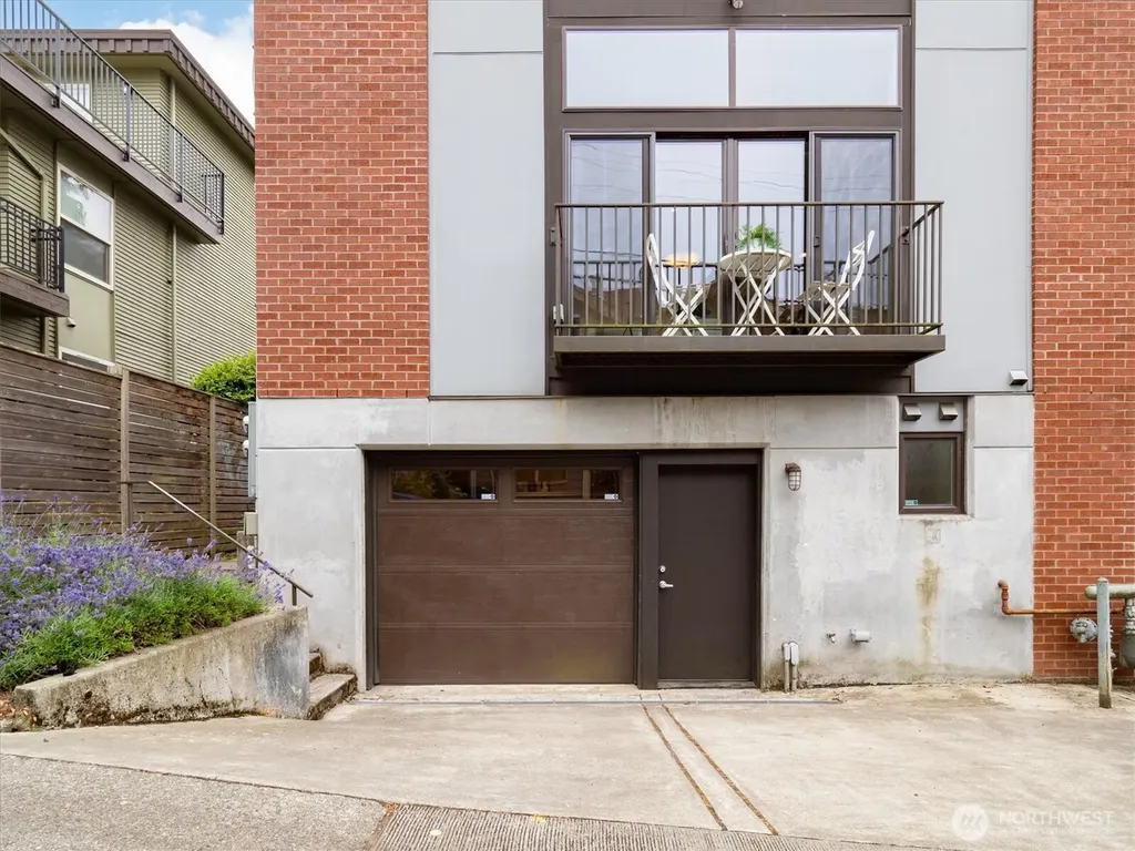 3832 S Edmunds Street Court Seattle WA 98118