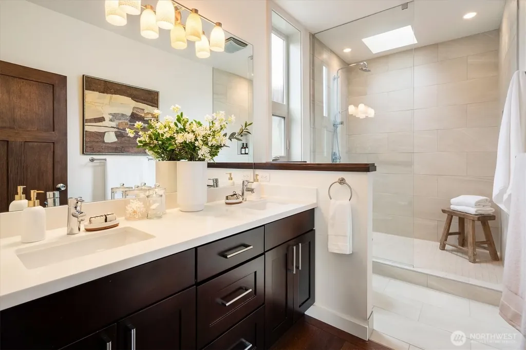 3832 S Edmunds Street Court Seattle WA 98118