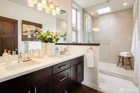 3832 S Edmunds Street Court Seattle WA 98118