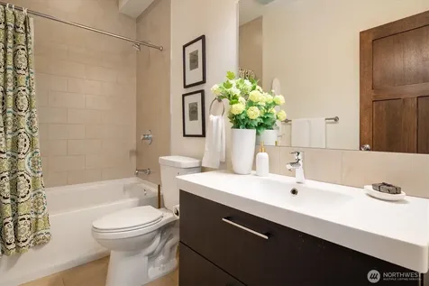 3832 S Edmunds Street Court Seattle WA 98118