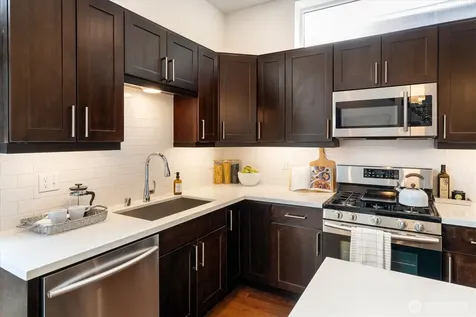 3832 S Edmunds Street Court Seattle WA 98118