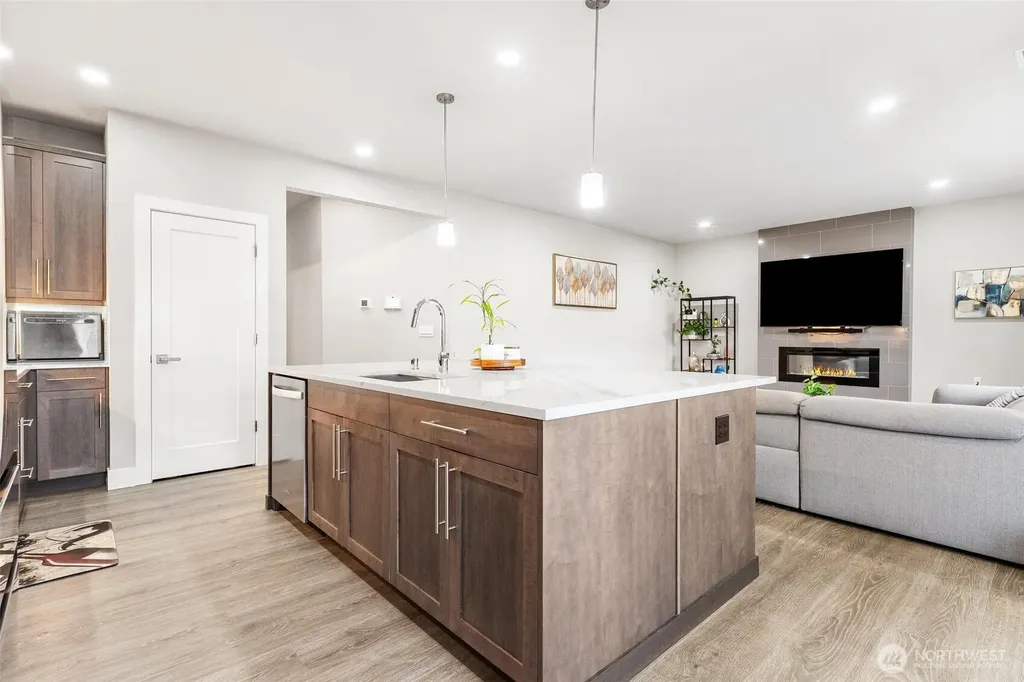 17809 2nd Ave W Bothell WA 98012