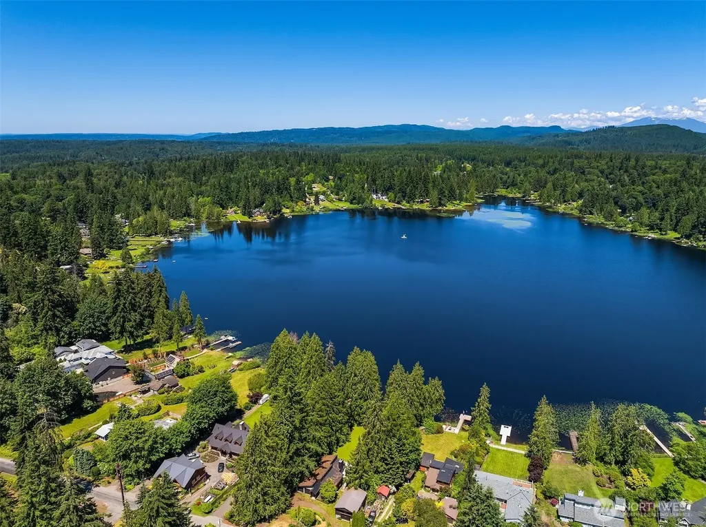 11521 E Lake Joy Drive NE Carnation WA 98014