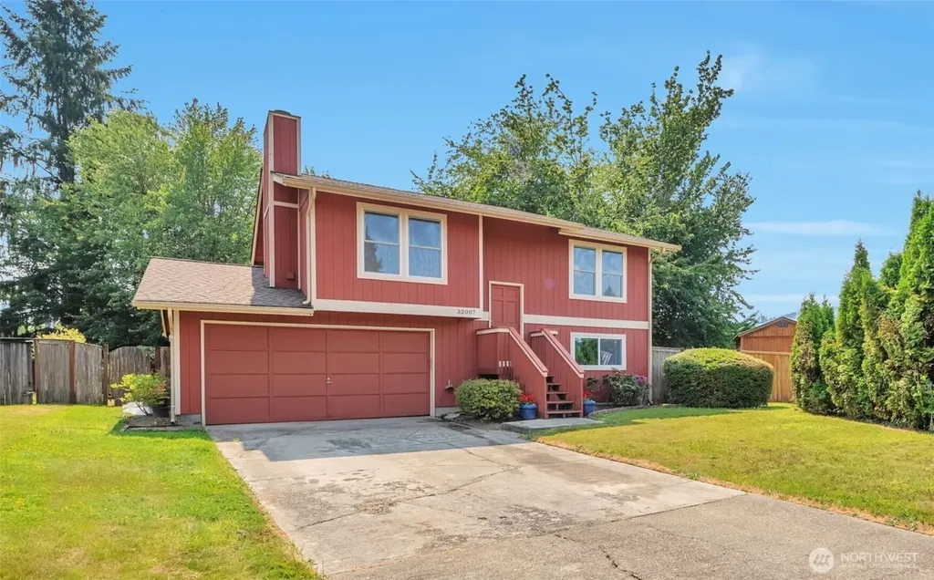 32007 Palace Court Carnation WA 98014