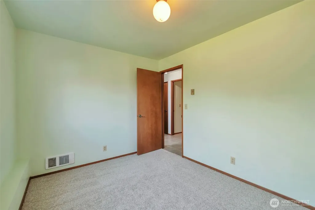 32007 Palace Court Carnation WA 98014