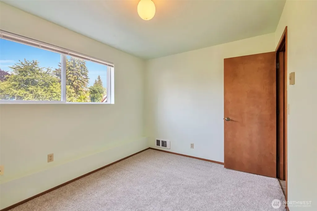 32007 Palace Court Carnation WA 98014