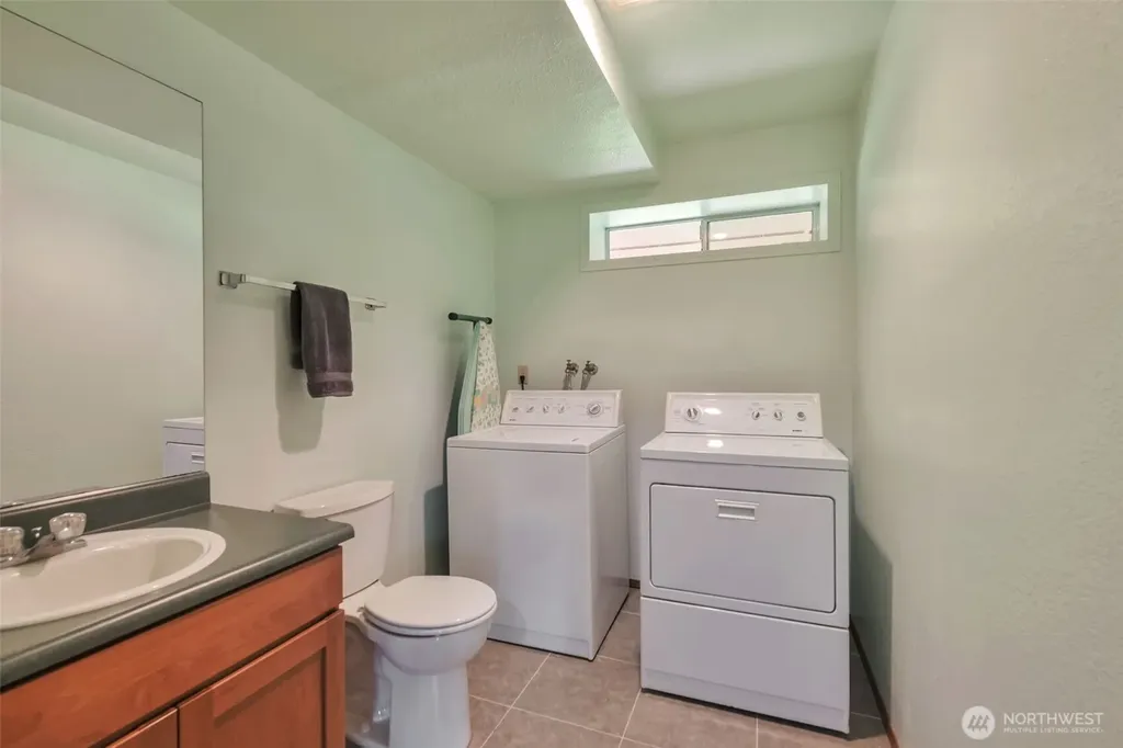 32007 Palace Court Carnation WA 98014