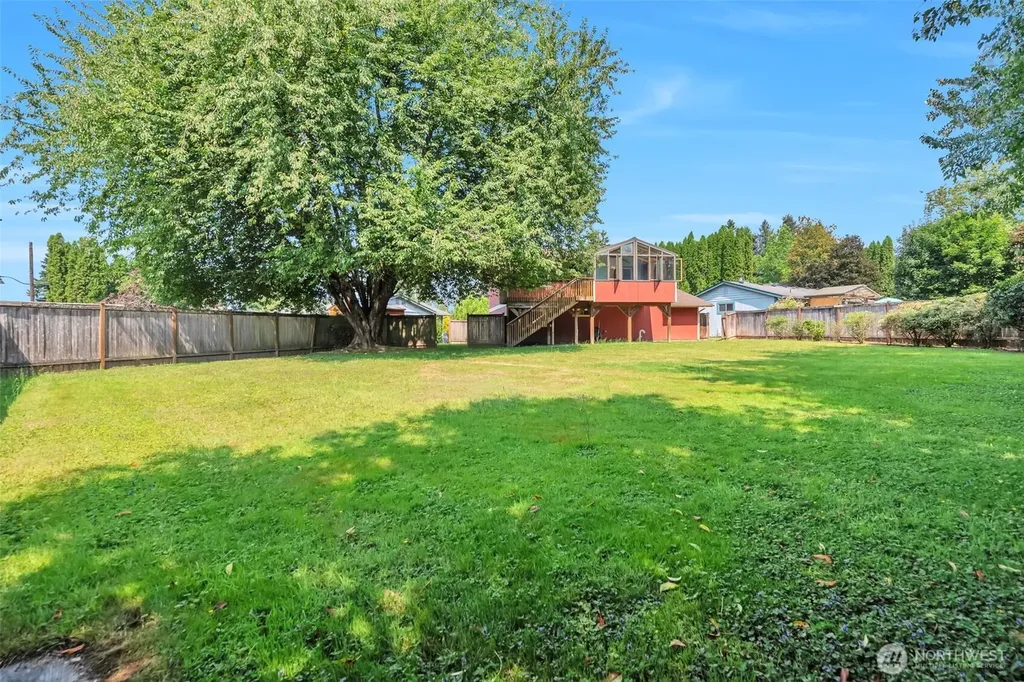 32007 Palace Court Carnation WA 98014