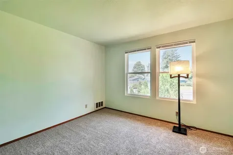 32007 Palace Court Carnation WA 98014
