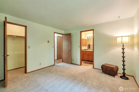 32007 Palace Court Carnation WA 98014