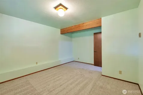 32007 Palace Court Carnation WA 98014