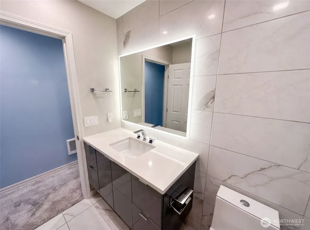 2325 Harbor Avenue SW Seattle WA 98126