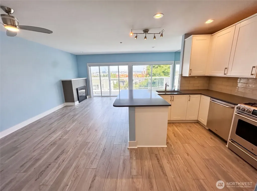 2325 Harbor Avenue SW Seattle WA 98126