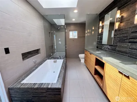 2325 Harbor Avenue SW Seattle WA 98126