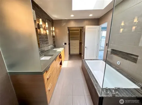 2325 Harbor Avenue SW Seattle WA 98126