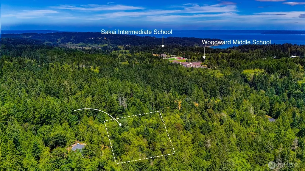 8679 NE Fox Den Lane Bainbridge Island WA 98110