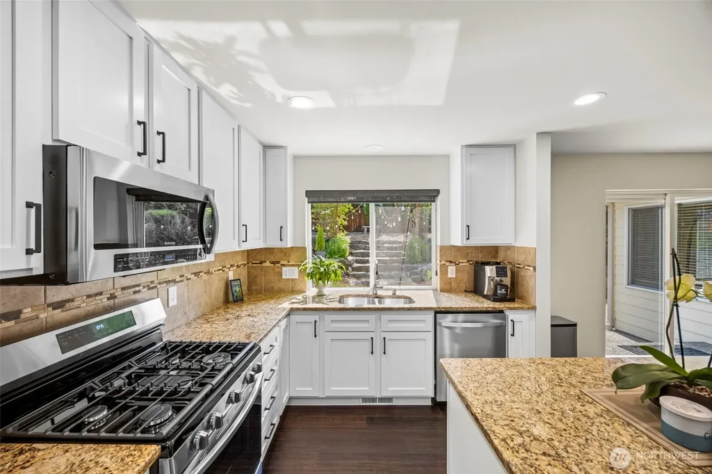 6412 Grand Pine Loop NE Bremerton WA 98311