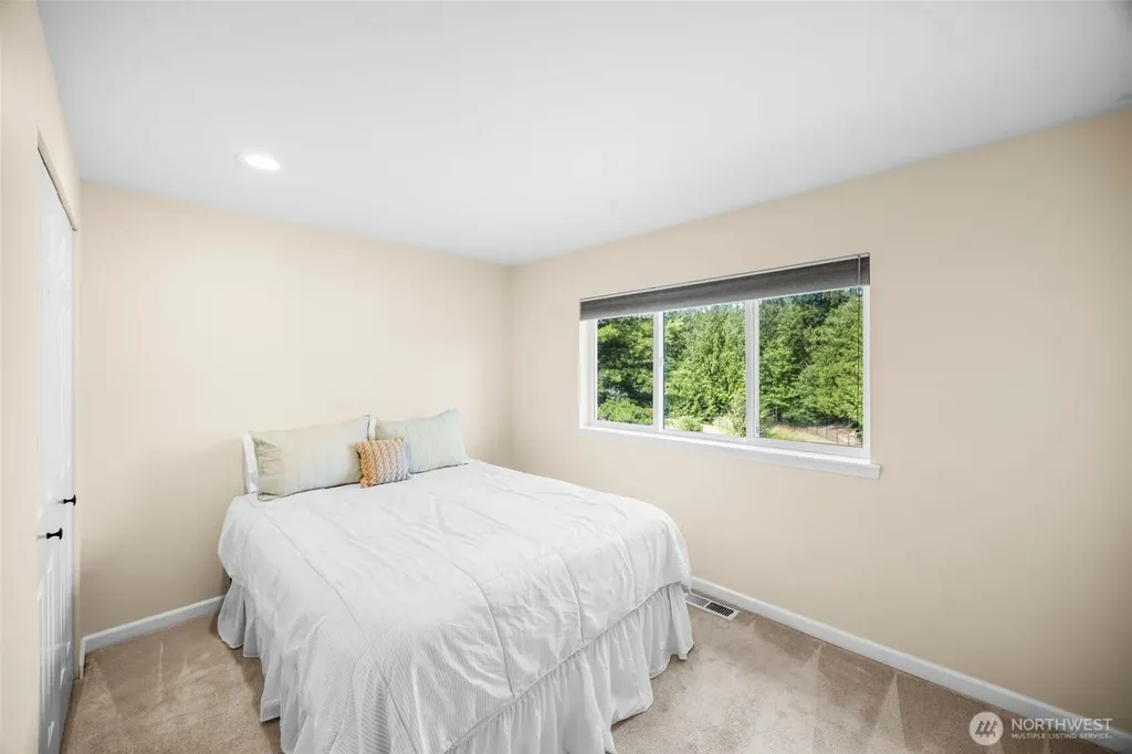 6412 Grand Pine Loop NE Bremerton WA 98311