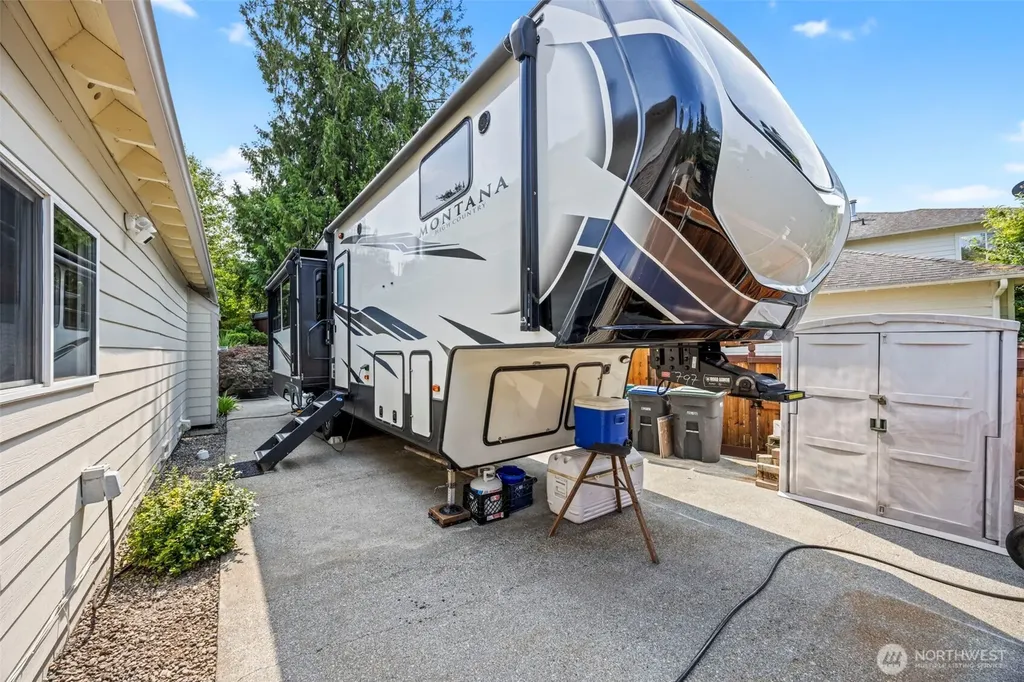 6412 Grand Pine Loop NE Bremerton WA 98311