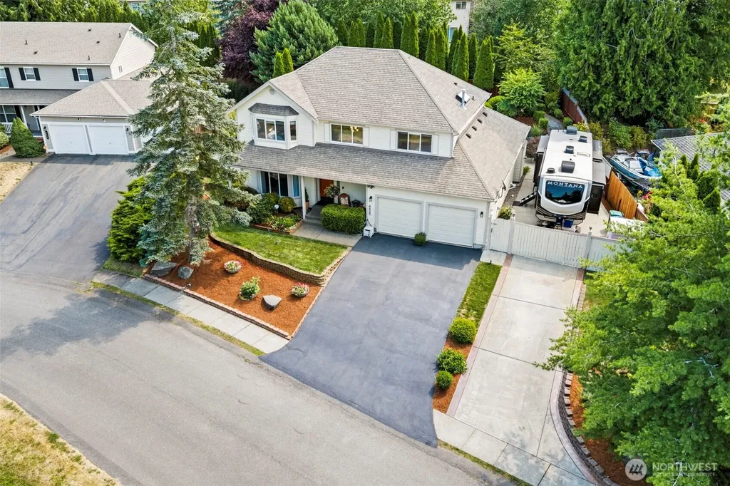 6412 Grand Pine Loop NE Bremerton WA 98311