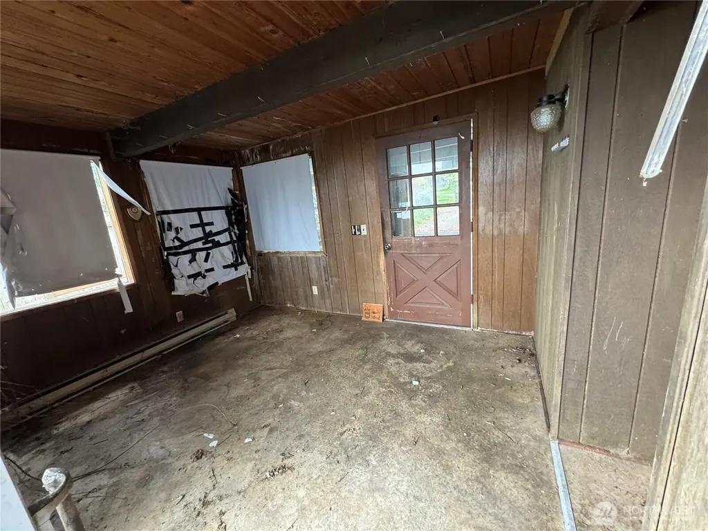 1284 Dines Point Road Greenbank WA 98523