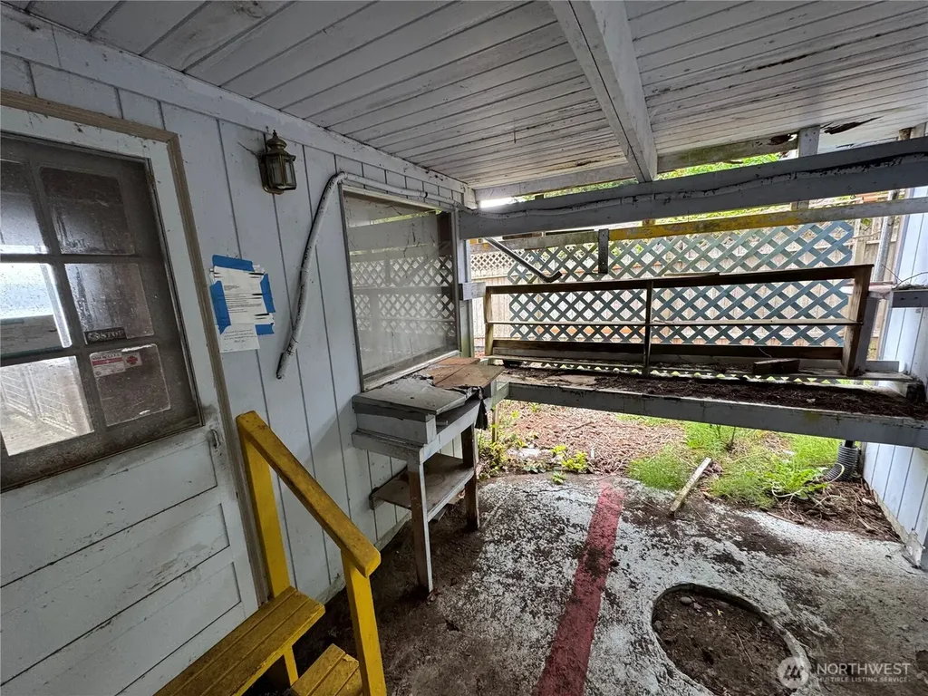1284 Dines Point Road Greenbank WA 98523