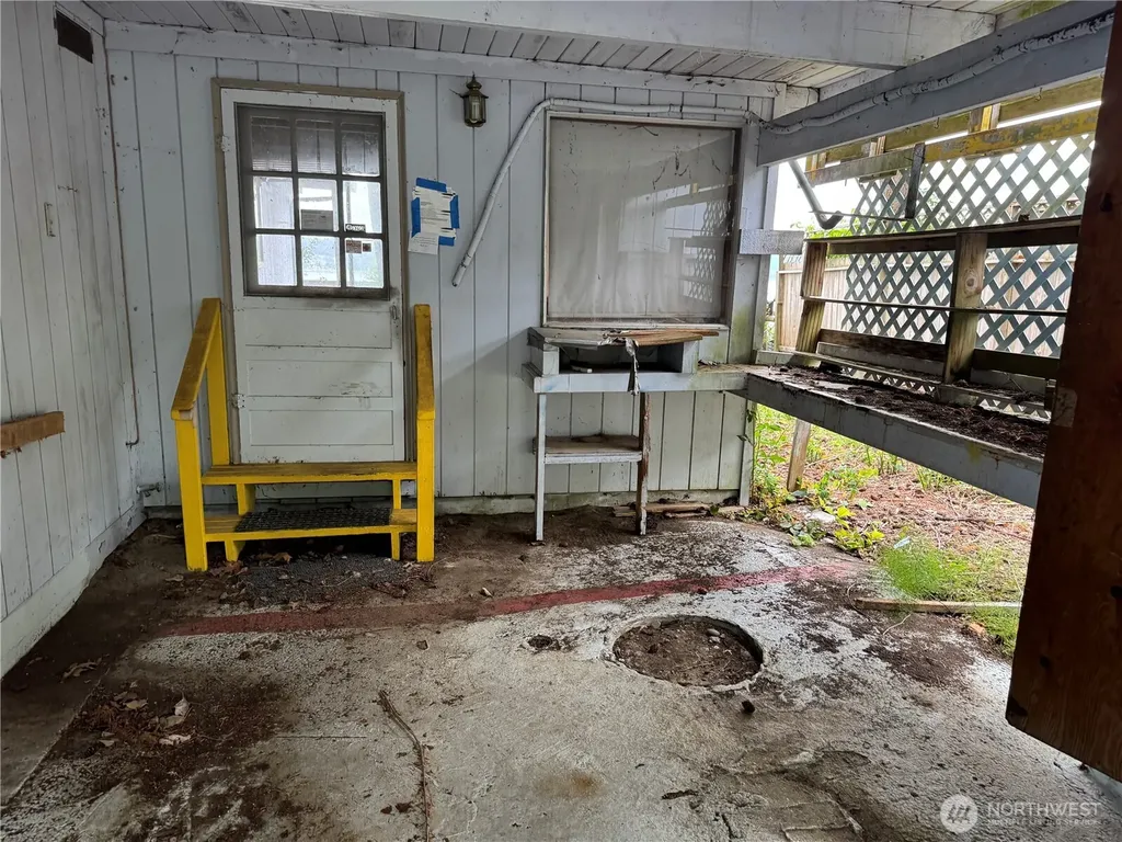 1284 Dines Point Road Greenbank WA 98523
